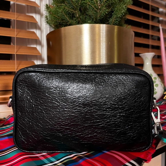 Golden Goose Women's Star Bag in glossy black leather with tone-on-tone star - Picture 9 of 16